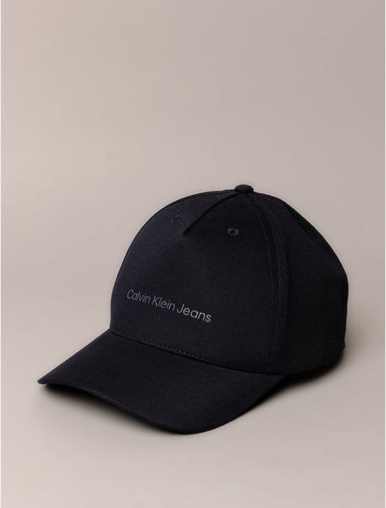 Boné Masculino de Sarja Aba Curva Estampa Logo em Silk Calvin Klein Jeans - Marinho Boné Masculino de Sarja Aba Curva Estampa Logo em Silk Calvin Klein Jeans Marinho u