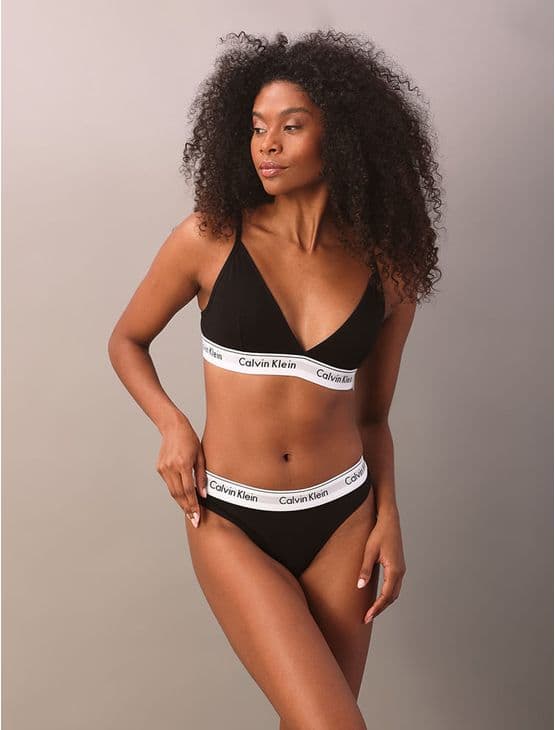 Calcinha Fio Dental de Algodão Underwear Calvin Klein - Preto Calcinha Fio Dental de Algodão Underwear Calvin Klein Preto l