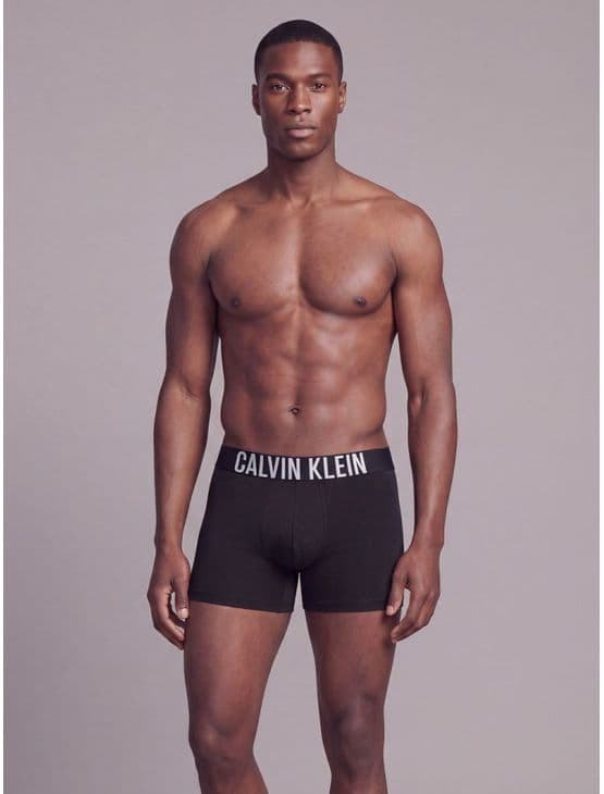Kit 2 Cuecas Boxer Cotton Intense Power Calvin Klein Underwear - Azul + Preto Kit 2 Cuecas Boxer Cotton Intense Power Calvin Klein Underwear Azul + Preto p