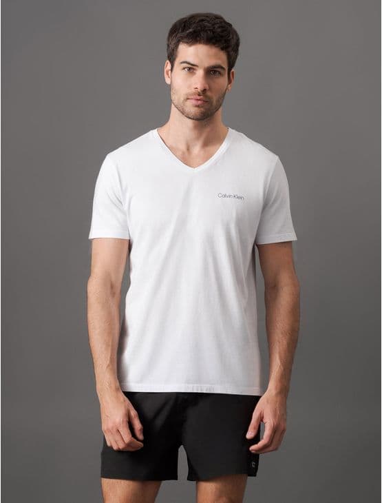 Camiseta Manga Curta Decote v Logo No Peito Calvin Klein Swimwear - Branco Camiseta Manga Curta Decote v Logo No Peito Calvin Klein Swimwear Branco m