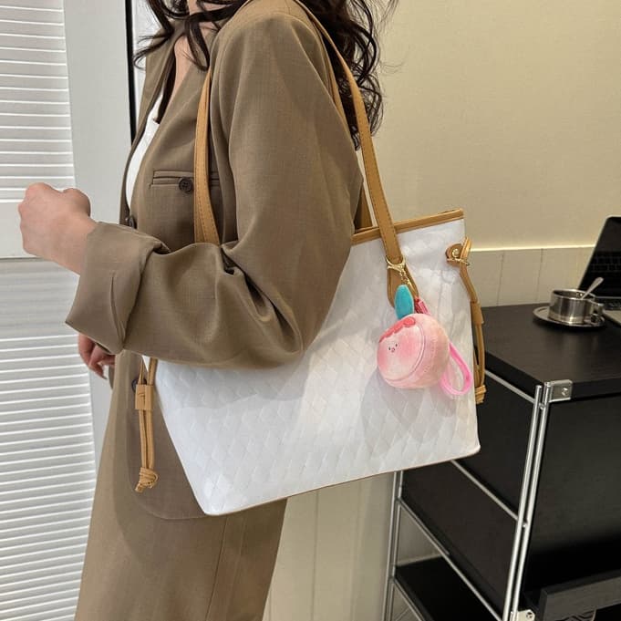 Bolsa Feminina Tote Casual Grande em Couro Ecológico– Alça Longa e Cores Neutras Elegantes