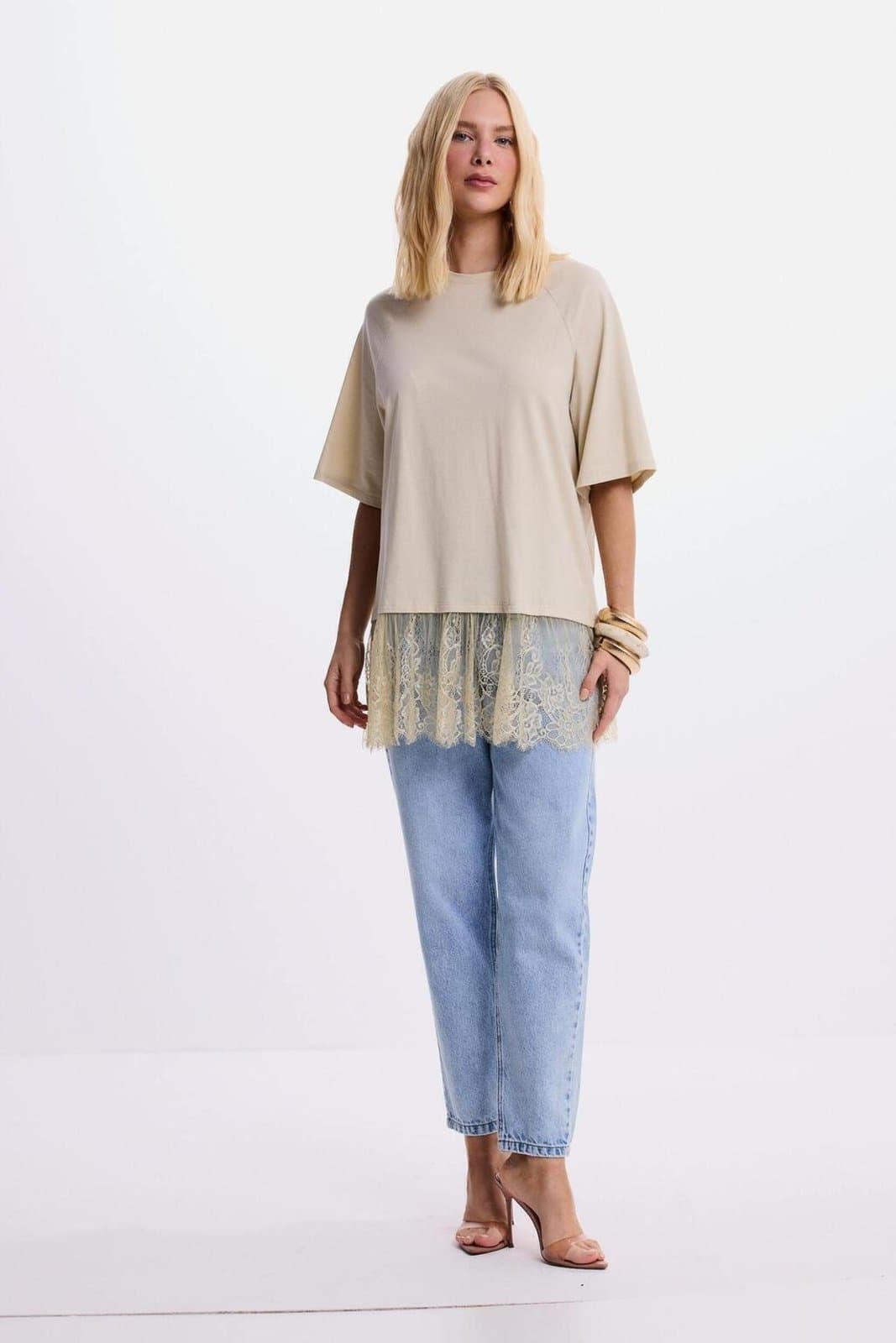 Camiseta Com Babado De Renda Carlota Costa Cinza