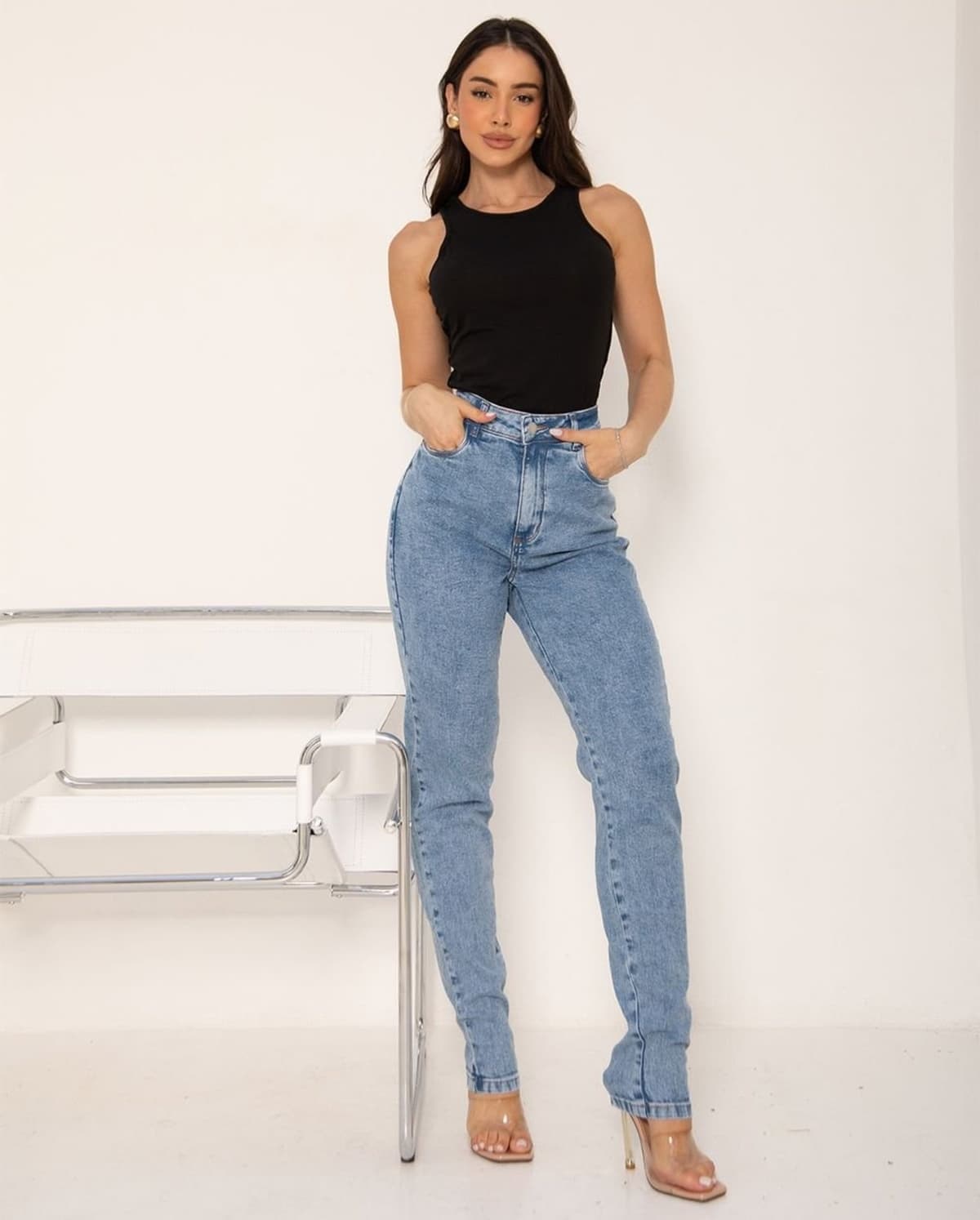 Calça Jeans Mom Feminina Cintura Alta Básica com Elastano 00201 Sky Claro Consciência