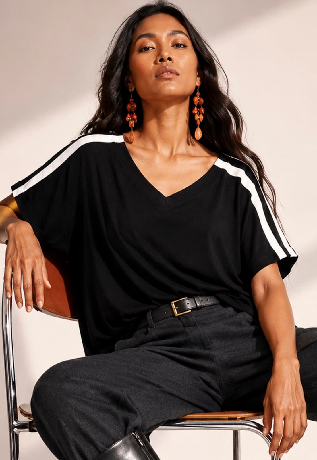 Blusa Essence Amazonia Vital Malha Gola V Manga Curta Preta