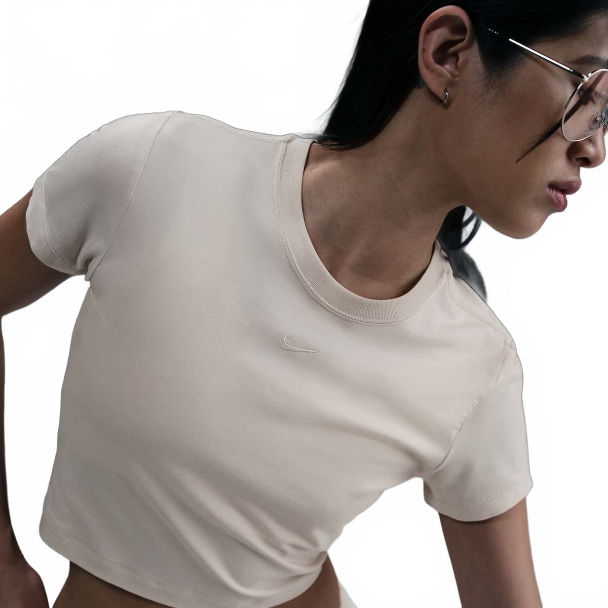 Camiseta Nike Sportswear Chill Knit Cropped Feminina