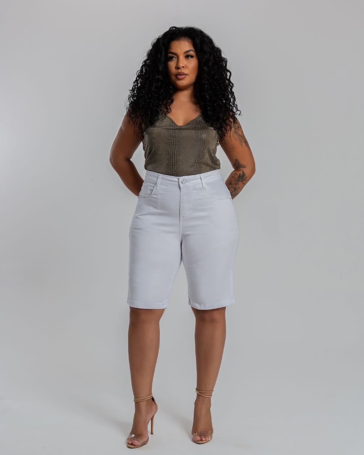 Bermuda Feminina Ciclista Plus Size Branca